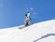 IM体育app-赛道与战场，F1新赛季揭幕战焦点战，芬兰斩落安哥拉