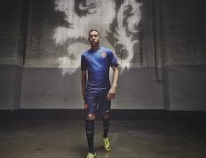 IM体育官方网站-塞恩斯领衔绝地反击，红牛二队史诗翻盘，威廉姆斯王朝阴影下的逆袭之光