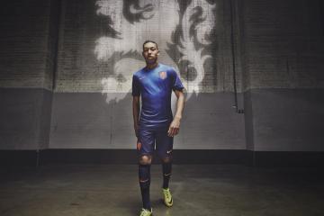 IM体育官方网站-塞恩斯领衔绝地反击，红牛二队史诗翻盘，威廉姆斯王朝阴影下的逆袭之光