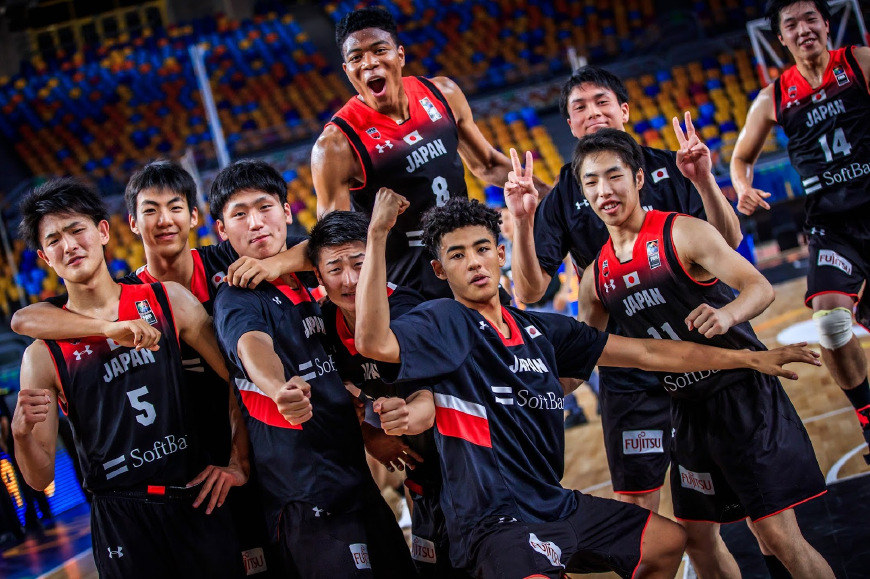 IM体育官方网-日本男篮鏖战黄蜂，字母哥高光表现的简单介绍