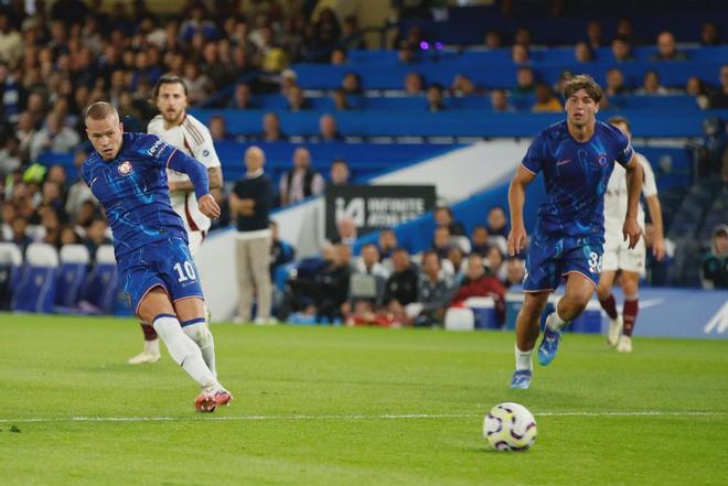 IM体育在线注册-切尔西前锋比分助攻，展现团队合作的简单介绍