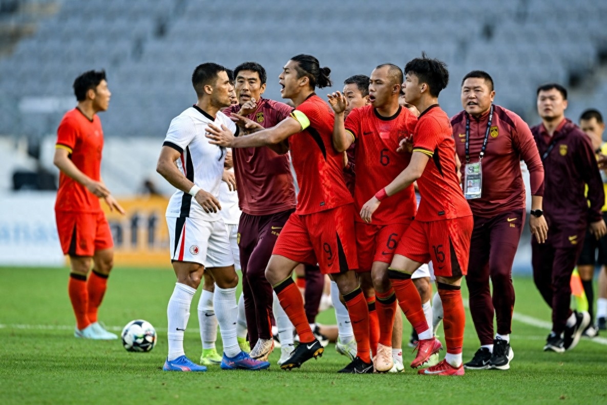 IM体育网页版登录入口-亚洲足球联赛烽火连天,强强对决令人期待