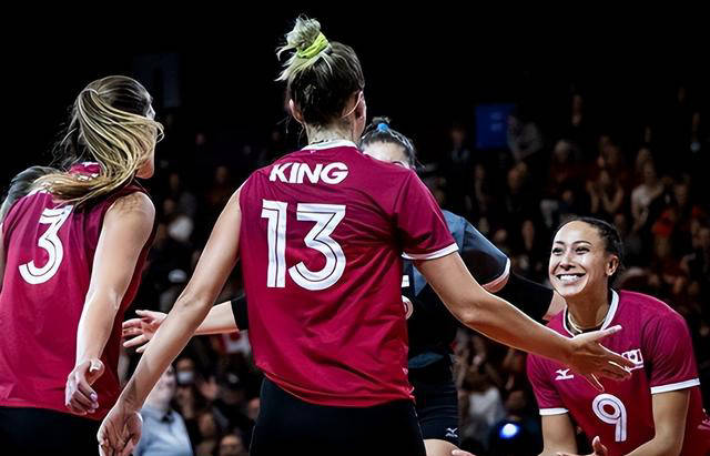 IM体育官方平台-加拿大队夺得排球女子比赛冠军