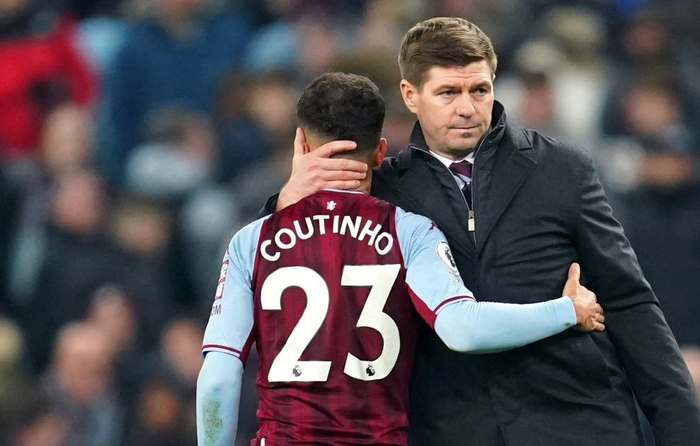 IM体育官网入口-阿斯顿维拉球员在客场挑战沃特福德