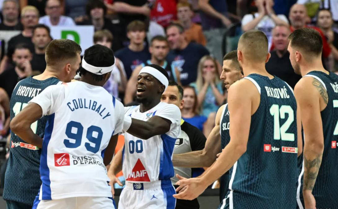 IM体育官网入口-包含斯洛文尼亚队备战气氛热烈,全力以赴的词条