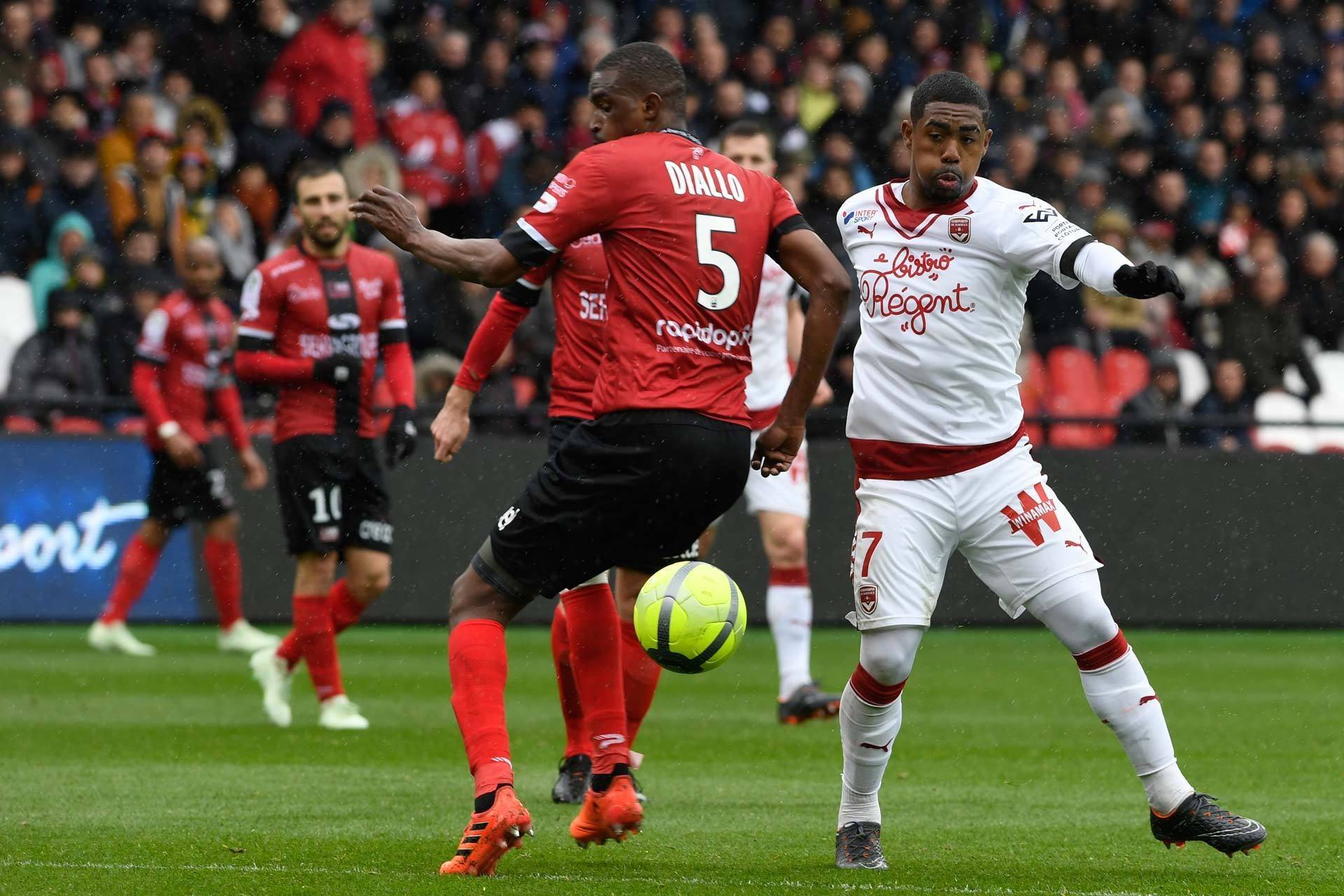 IM体育app-包含甘冈准备好迎战昂热，期待主场胜利的词条