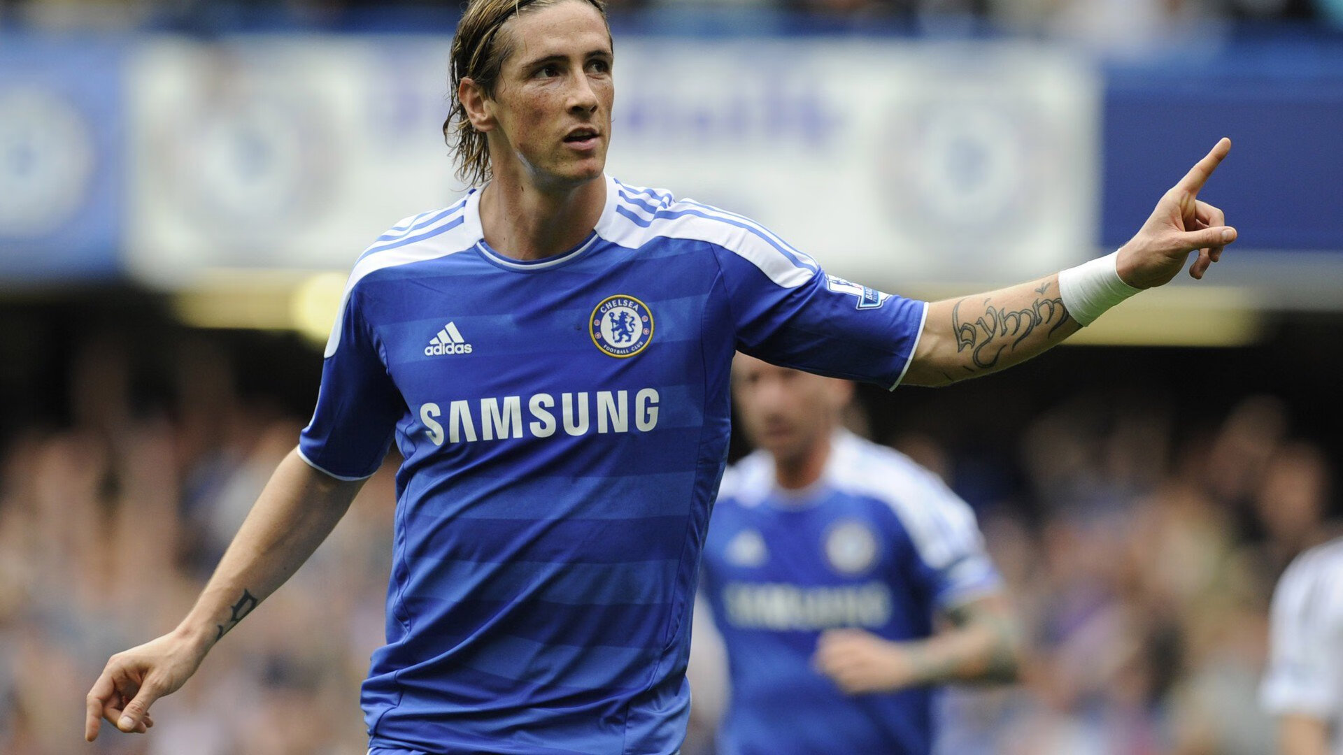 IM体育下载-西决生死战之夜，利拉德连续得分拉开差距